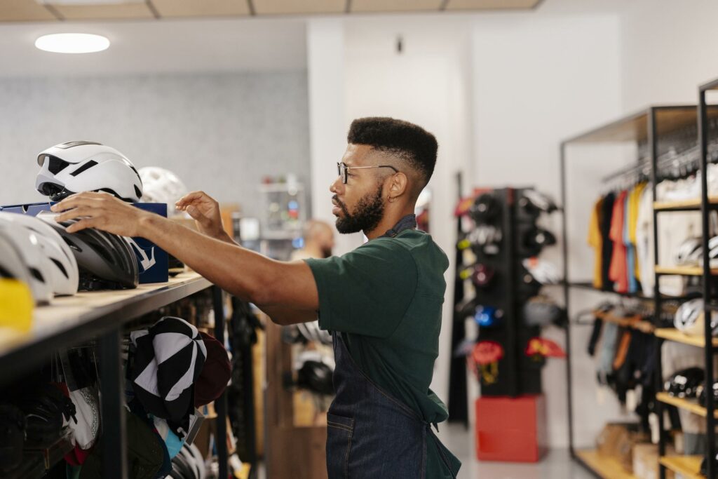 CDD saisonnier dans un magasin d'articles de sport : recrutement et gestion du personnel dans le commerce des équipements de loisirs relevant de l'IDCC 1557.