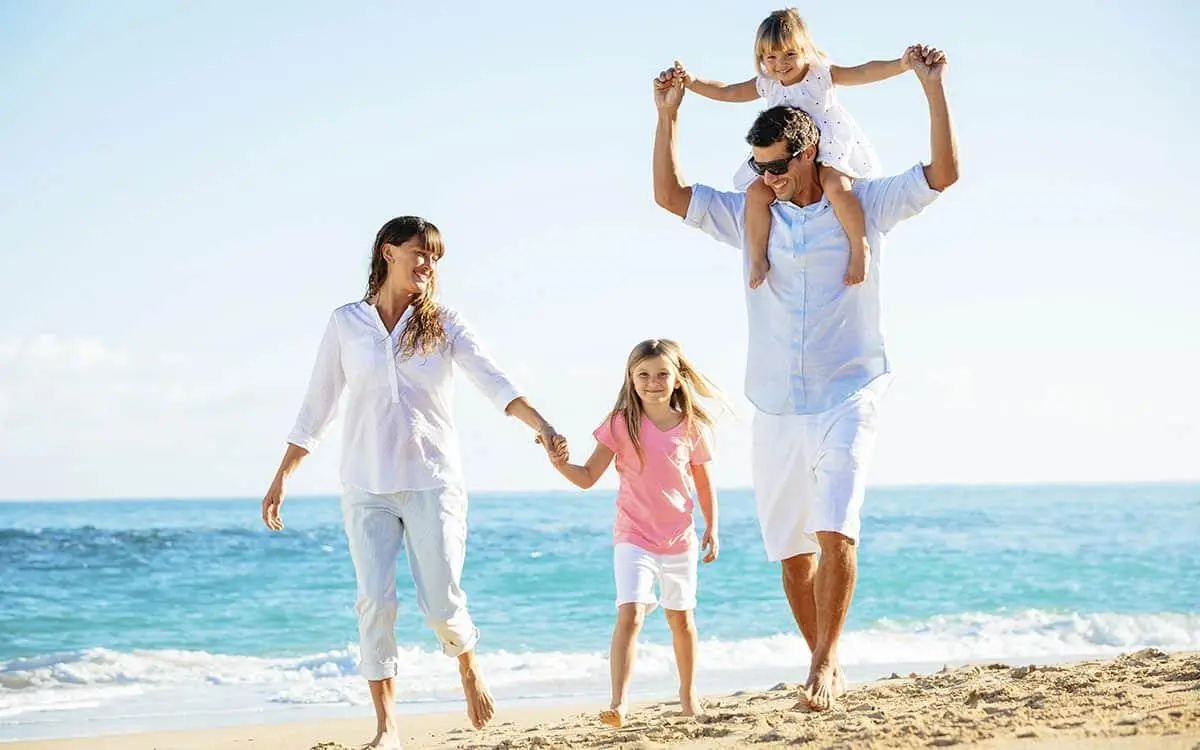 Chèques-vacances en entreprise : fonctionnement, financement et exonérations
